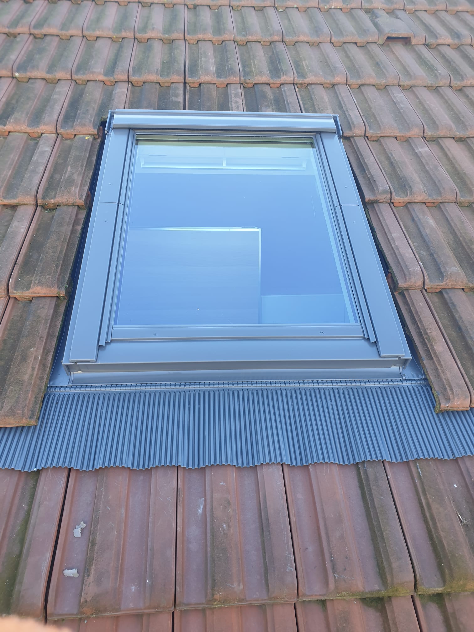 Pose de Velux à Sainte-Geneviève-des-Bois (91700) dans l’Essonne (91) à Sainte-Geneviève-des-Bois (91700) et Essonne (91) Pose de Velux à Sainte-Geneviève-des-Bois (91700) dans l’Essonne (91) - chantier dans l’Essonne (91)