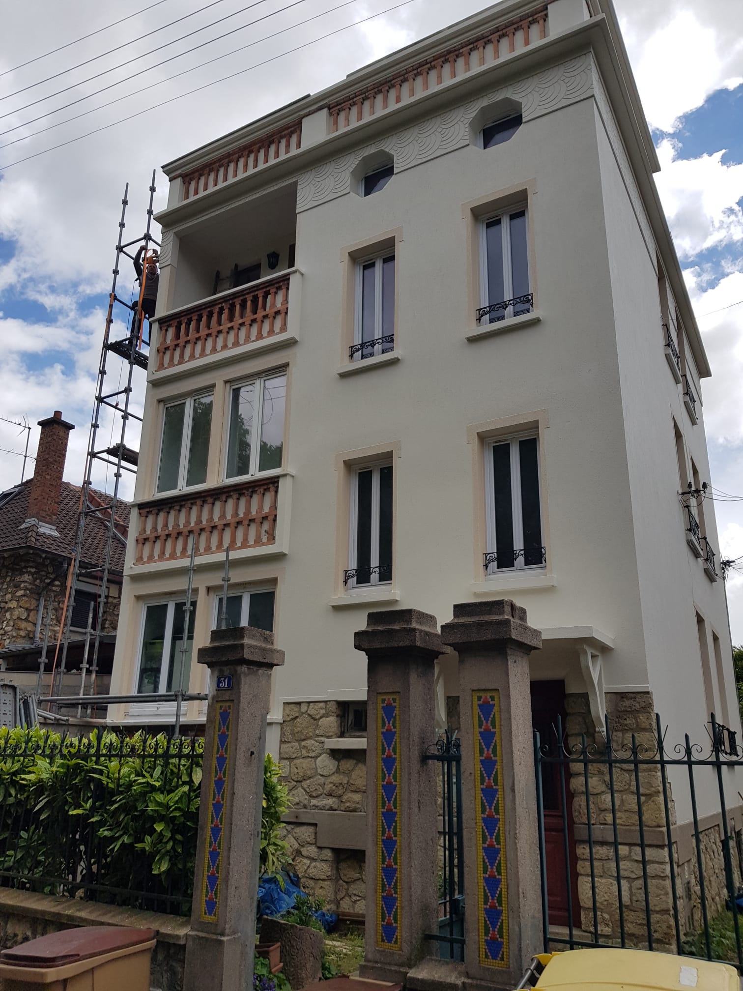 Ravalement de façade et peinture extérieure à Sainte-Geneviève-des-Bois (91700) et dans l’Essonne (91) Ravalement de façade et peinture extérieure à Sainte-Geneviève-des-Bois (91700) et dans l’Essonne (91)